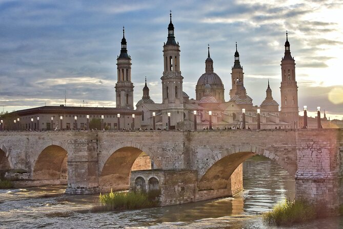 Zaragoza: Private Tour With a Local Guide