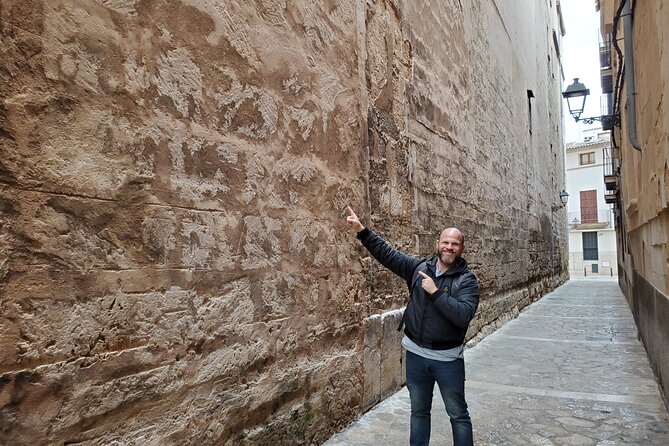 2-Hour Private Walking Tour Through Palma's Jewish Quarter - Jewish Cartographers Statue