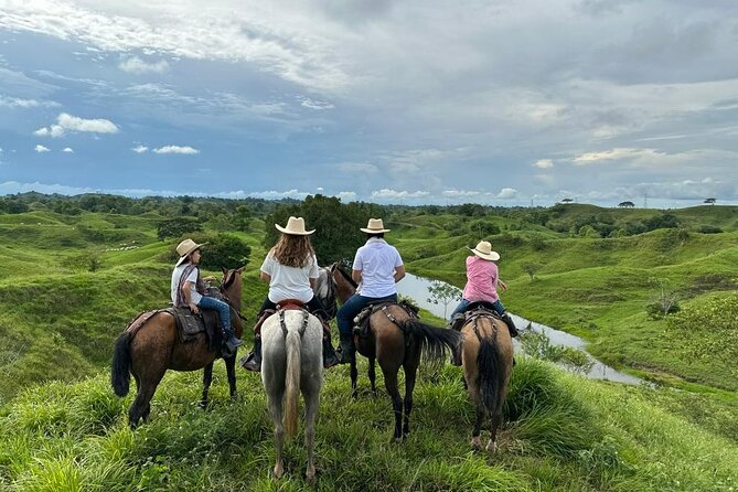 1 Day Horseback Riding at a Real Ranch From Medellin - Inclusions