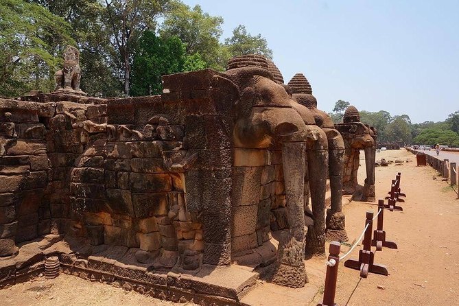 1-Day Tour With Private Transportation and English Speaking Guide - Tour Overview and Pricing