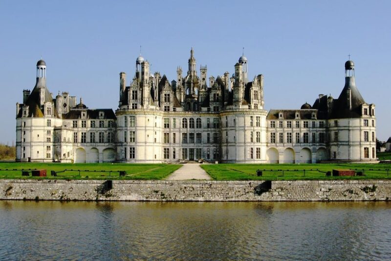 2-day 3 Loire Castles & Chablis Wines 4 Domains Private Tour - Day 1 Itinerary