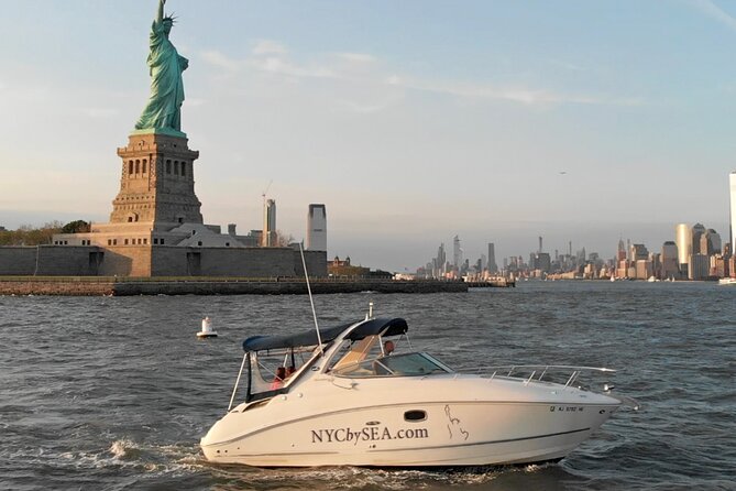 2-hour Private Luxury New York City Sunset Boat Tour - Experience the Luxury Cruise
