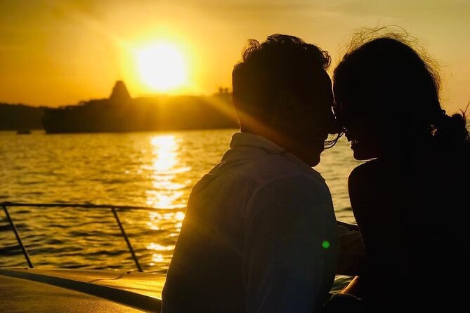 2 Hours Aperitif on Boat at Sunset - Included Amenities