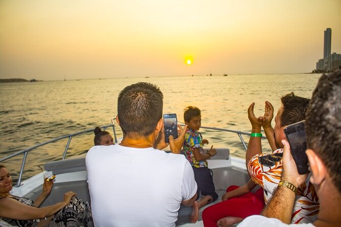 2 Hrs Tour in Cartagena Bay With Sunset View - Inclusions and Restrictions