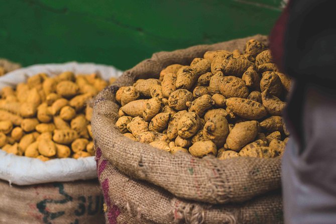 3-hour Guided Small Group Tour of Spice Market and Old Delhi - Exploring Chawri Bazaar