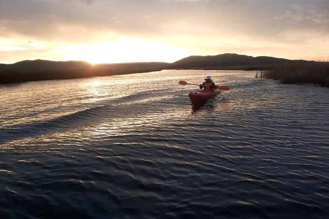 3 Hours of Route During Sunset in Kayak by Lake Titicaca - Highlights of the Tour