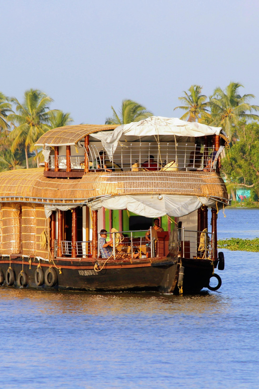 8-Days Kerala Tour Packages From Cochin With Houseboat Stay - Itinerary Highlights