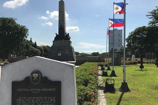 A Private Historical Intramuros & Highlights in Manila - Exploring Fort Santiago