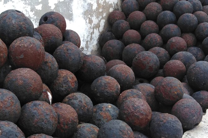 Accra Slave Castle and City Private Tour With Pick up - Highlights of the Itinerary