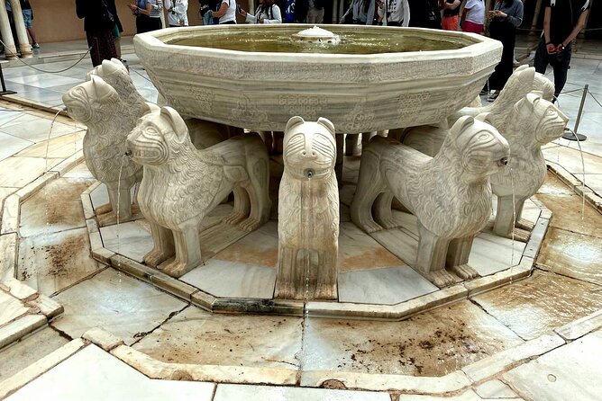 Alhambra and Nasrid Palaces Guided Tour With Tickets - Accessibility and Adaptability