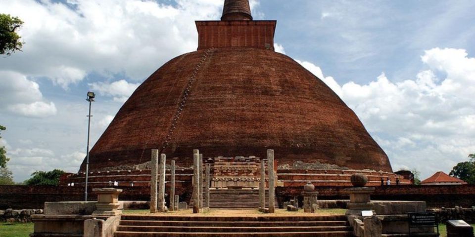 Anuradhapura Unveiled: Exclusive Private Day Tour - Itinerary and Highlights