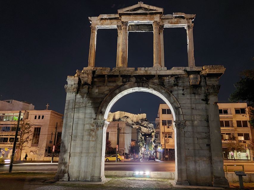 Athens: City Highlights Nighttime Walking Tour in Spanish - Highlights of the Tour