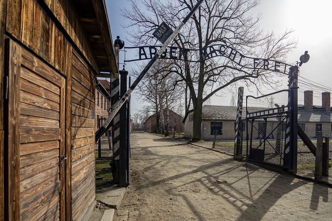 Auschwitz Birkenau Tour With Pickup and Lunch - Itinerary Highlights: Auschwitz 1