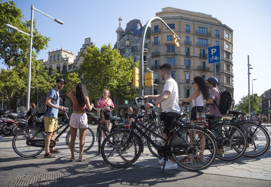 Barcelona: City Highlights and Architecture Guided Bike Tour - Itinerary Highlights