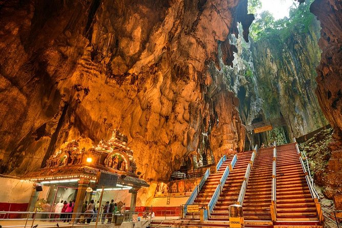 Batu Caves & Genting Highland Day Tour Include 2-Way Cable Car Ride - Exploring Batu Caves