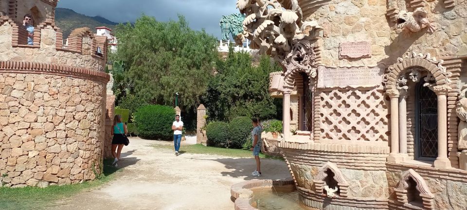 Benalmadena: Colomares Castle Tour With Entry Ticket - Tour Experience