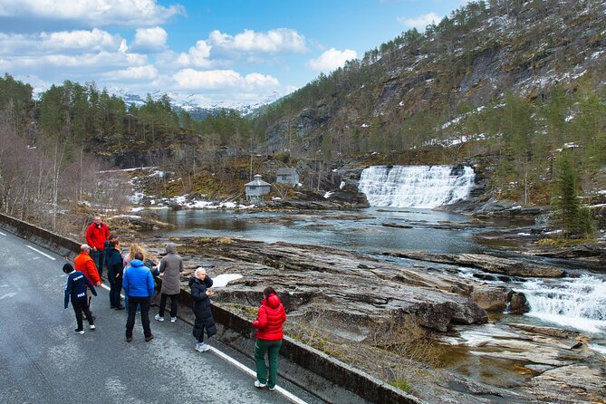 Bergen Golden Circle Fjortour by Minibus - Tour Experience and Accessibility