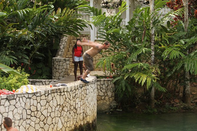 Blue Hole Mineral Garden - Lunch and Beverages Included