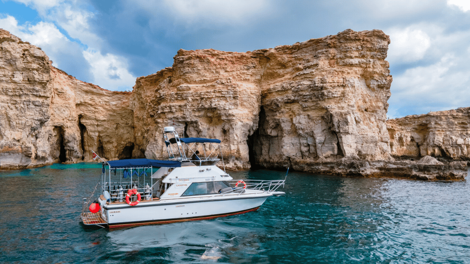 Boat for Scuba Divers: Dive Trip Around Comino Island - Dive Itinerary