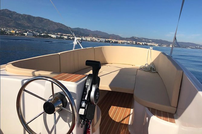 Boat Rental Without License Puerto Banus - Sound System Features