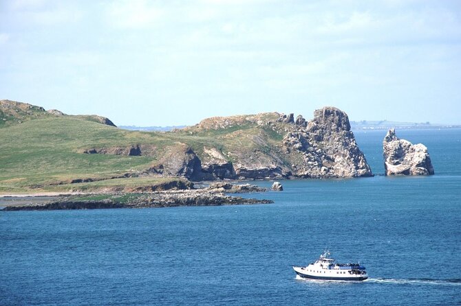 Boat Trip From Dun Laoghaire to Howth - Onboard Amenities and Facilities