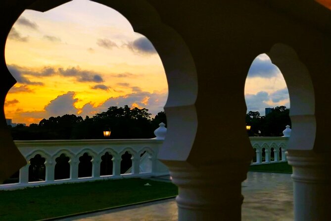 Botanic Gardens & Tiong Bahru Walking Tour With Breakfast - Breakfast Experience