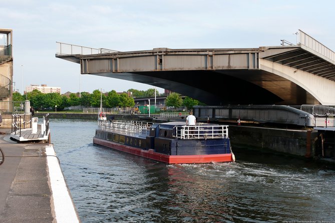 Brunel'S Bristol: a Self-Guided Tour From SS Great Britain to Clifton Bridge - Stroll Through the Lush Clifton