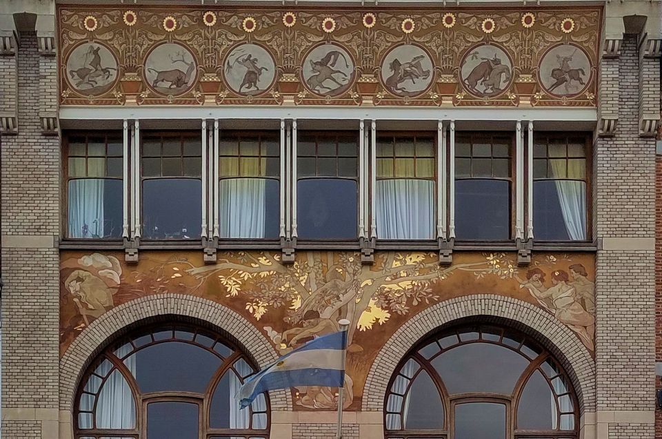 Brussels: Fall and Rise of Art-Nouveau Guided Tour - Guided Tour Experience