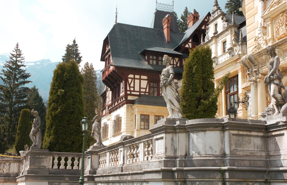 Bucharest: Dracula's Castle, Peleș Castle & Brașov Day Trip - Itinerary Highlights