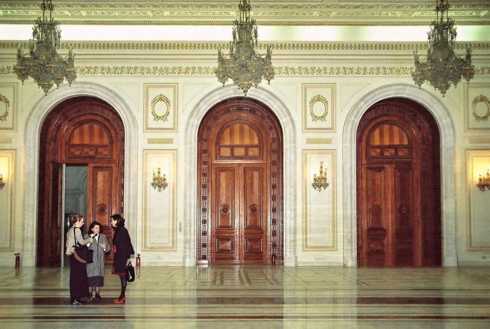 Bucharest: Visit Parlament - Highlights of the Palace