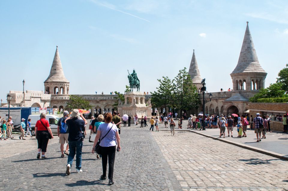 Budapest: 3-Hour Live Guided Sightseeing Tour - Key Attractions