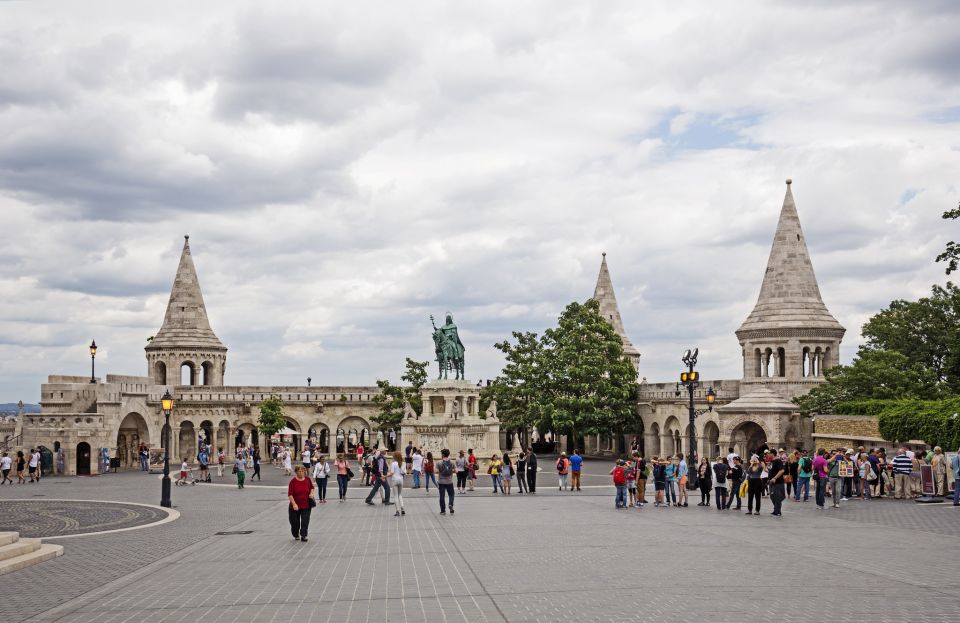 Budapest: Castle District Walk With Matthias Church Entry - Itinerary Highlights