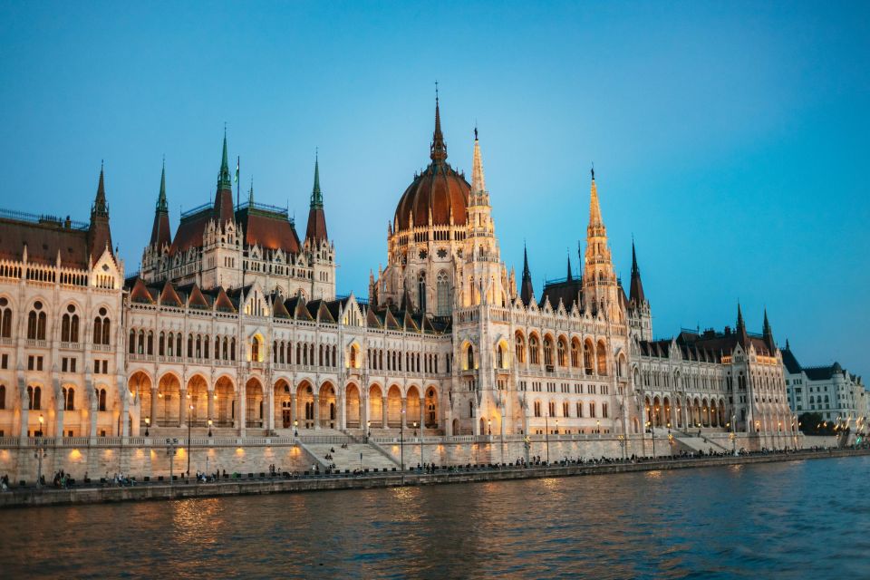 Budapest: Danube Cruise With Hungarian Dinner and Live Music - Experience Highlights