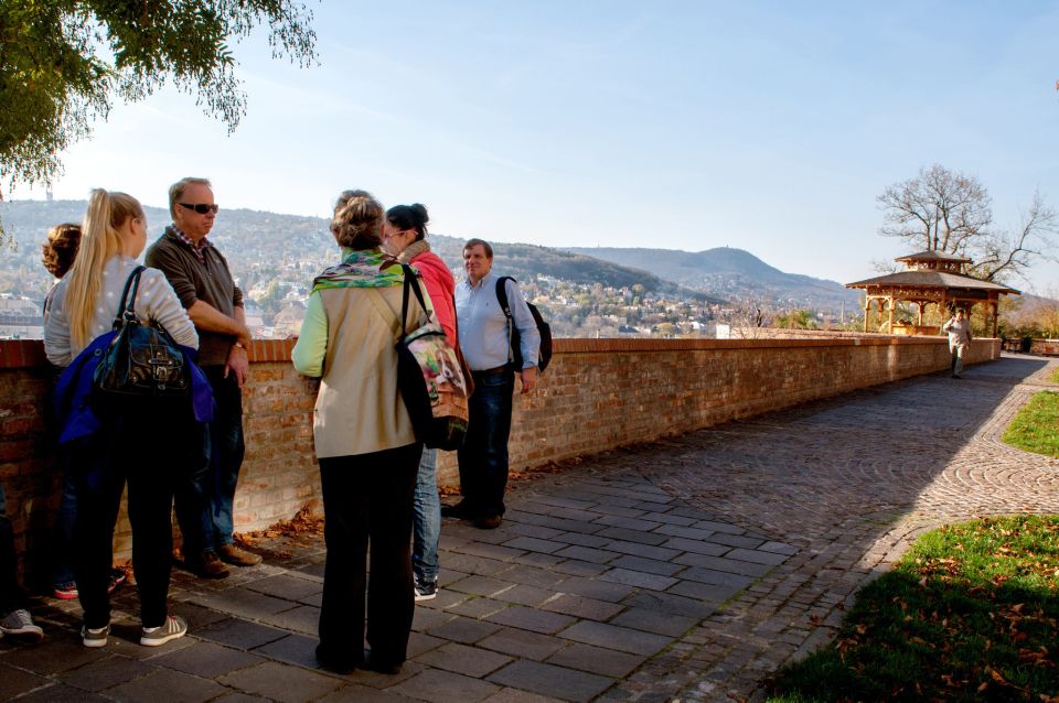 Budapest: Highlights Walking Tour With Strudel House Stop - Experience and Activities