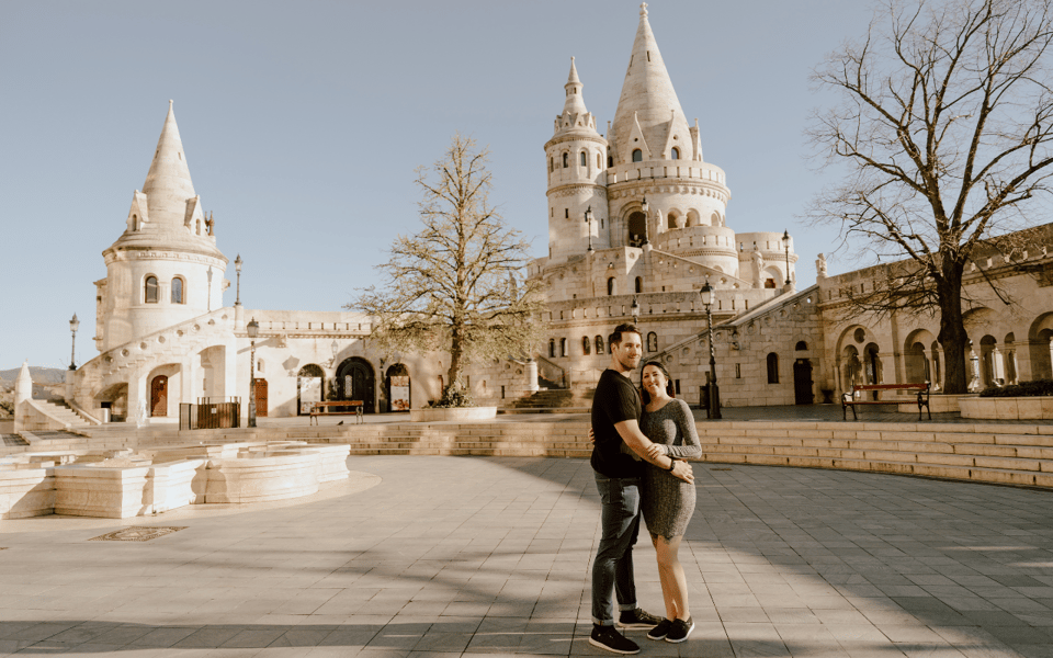 Budapest: Romantic Photoshoot at Budas Iconic Sightseeings - Iconic Locations for Photos