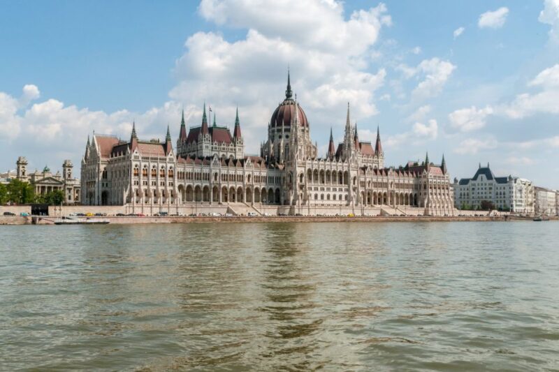 Budapest: Summer Brunch & Cruise With Prosecco or Cake - Culinary Experience