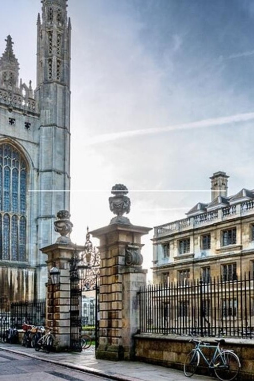 Cambridge: Sightseeing Walking Tour With a Local Guide - Taking in College Courtyards