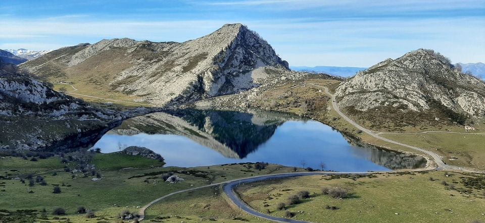 Cangas De Onís: Lakes of Covadonga Guided Tour - Activity Highlights