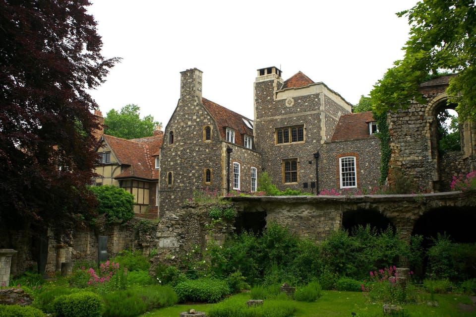 Canterbury: Self-Guided Canterbury Town Walk With Mobile App - Exploring Canterburys History