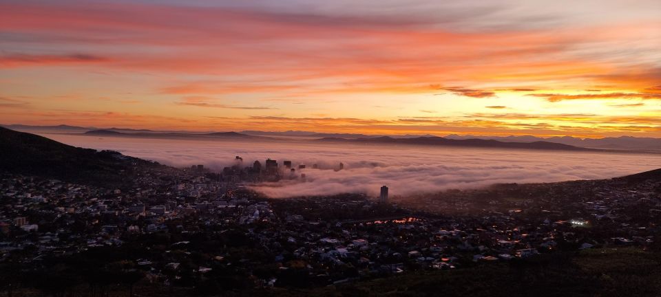 Cape Town: Table Mountain Hike With an Expert Guide - Meeting the Expert Guide