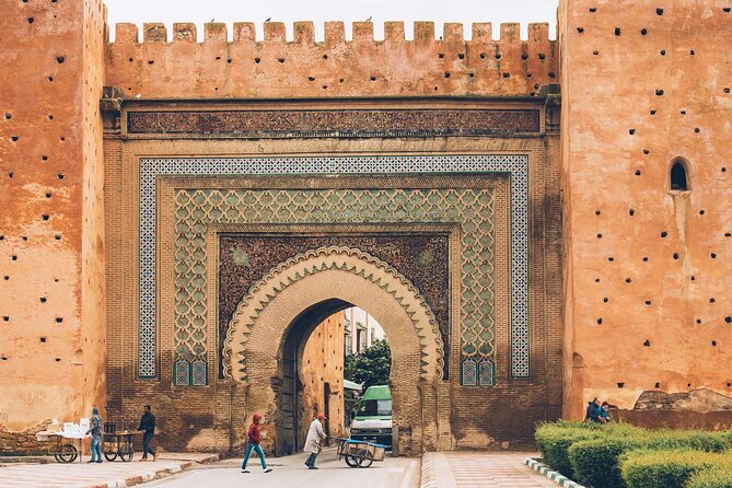 Casablanca Transfer From Fes to via Meknes and Rabat - Pricing Details