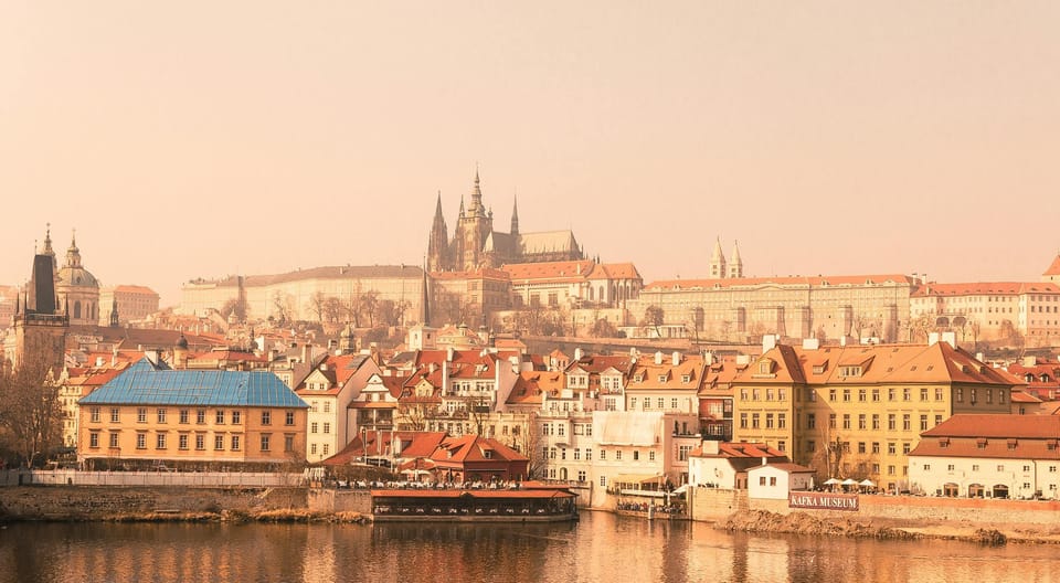 Charles Bridge and Prague Castle Walking Tour - Tour Itinerary