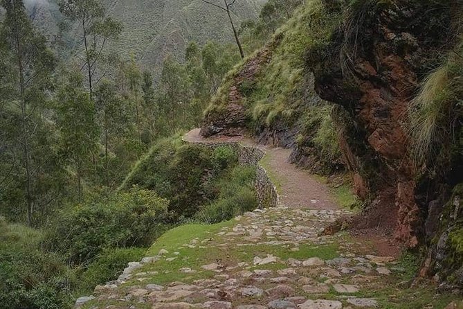 Chinchero Sacred Valley Premiun Hike & Machupicchu 3d-2n - Chinchero Textile Weaving