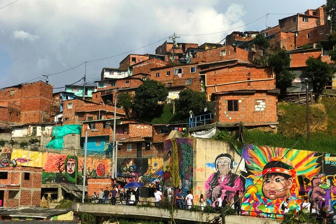 City Tour in Medellin + Commune 13 + Metro and Metrocable - Meeting and Pickup Details