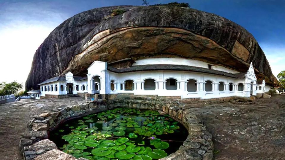 Colombo: Day Tour From Colombo to Sigiriya and Dambulla Cave - Herbal and Spice Garden Visit