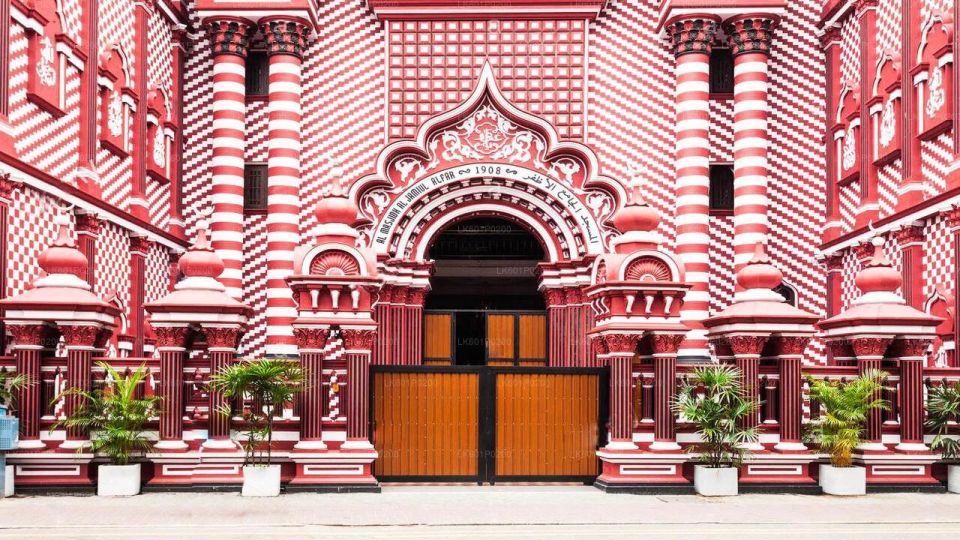 Colombo: Sightseeing With Tasty Jaffna Lunch With Locals - Itinerary Highlights