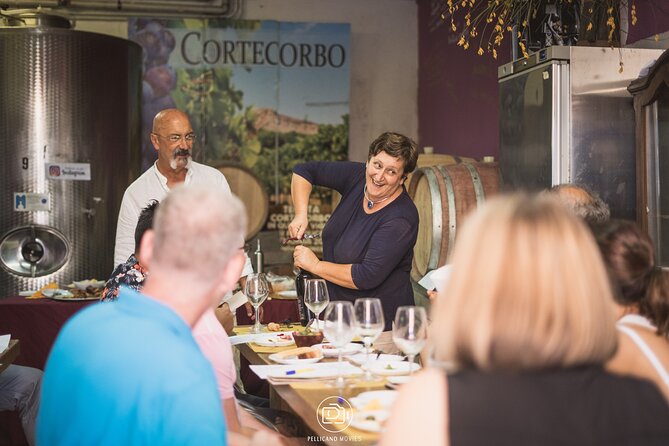 Cortecorbo Winery: Pizza Cooking Class, Lunch & Wine Tasting - Preparing Pizza in a Wood-Fired Oven