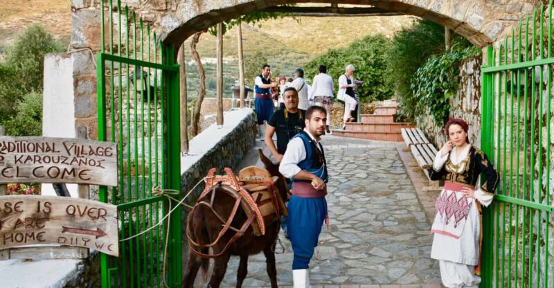 Crete: Traditional Cretan Night: Live Show and Dinner - Cultural Experience