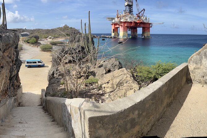 Curacao: Small Group Bus Sightseeing Tour & Snorkling Trip - Guide Reputation