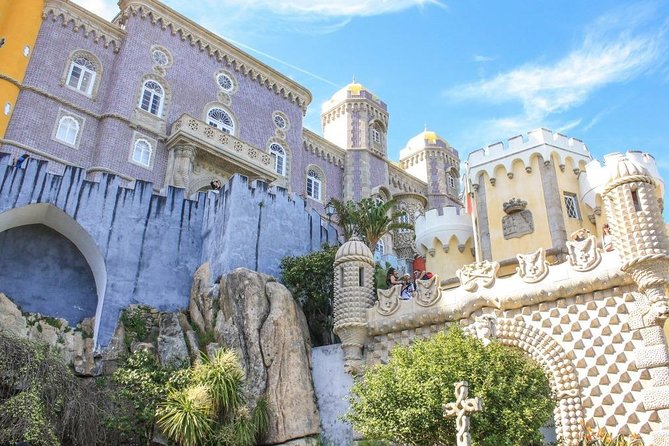 Daytrip From Lisbon to Sintra+Cascais-Large Groups up to 10 Pax - Exploring Sintras UNESCO Site